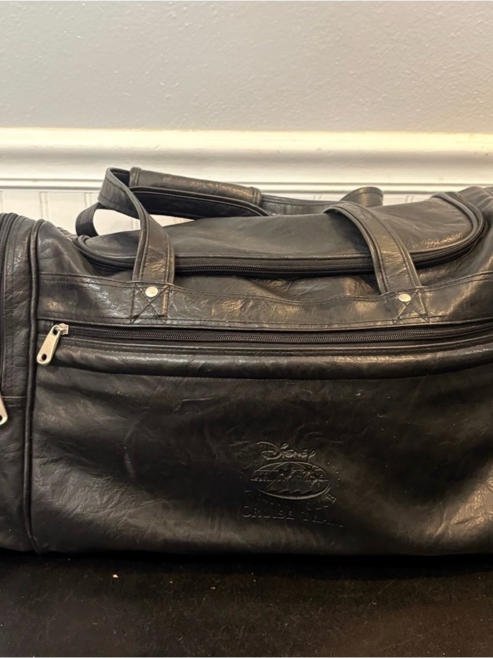 RARE Disney Vacation club Cruise Team Leather Duffle crossbody Bag HTF 90s
